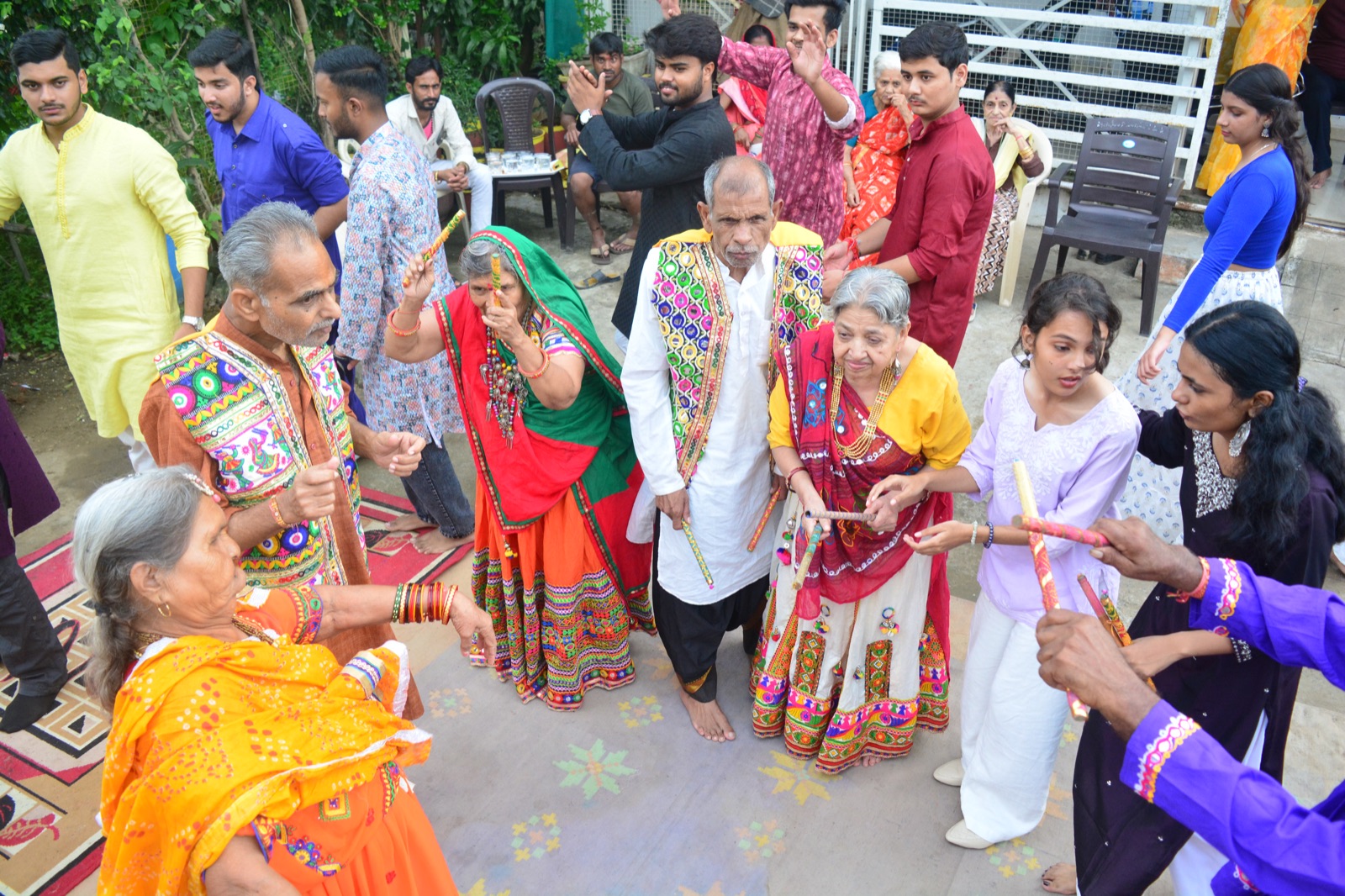 RAAHAT volunteers with children